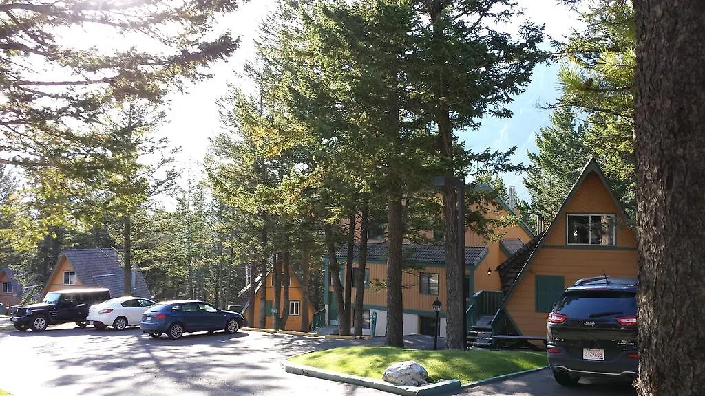 Douglas Fir Resort & Chalets Banff 3*,