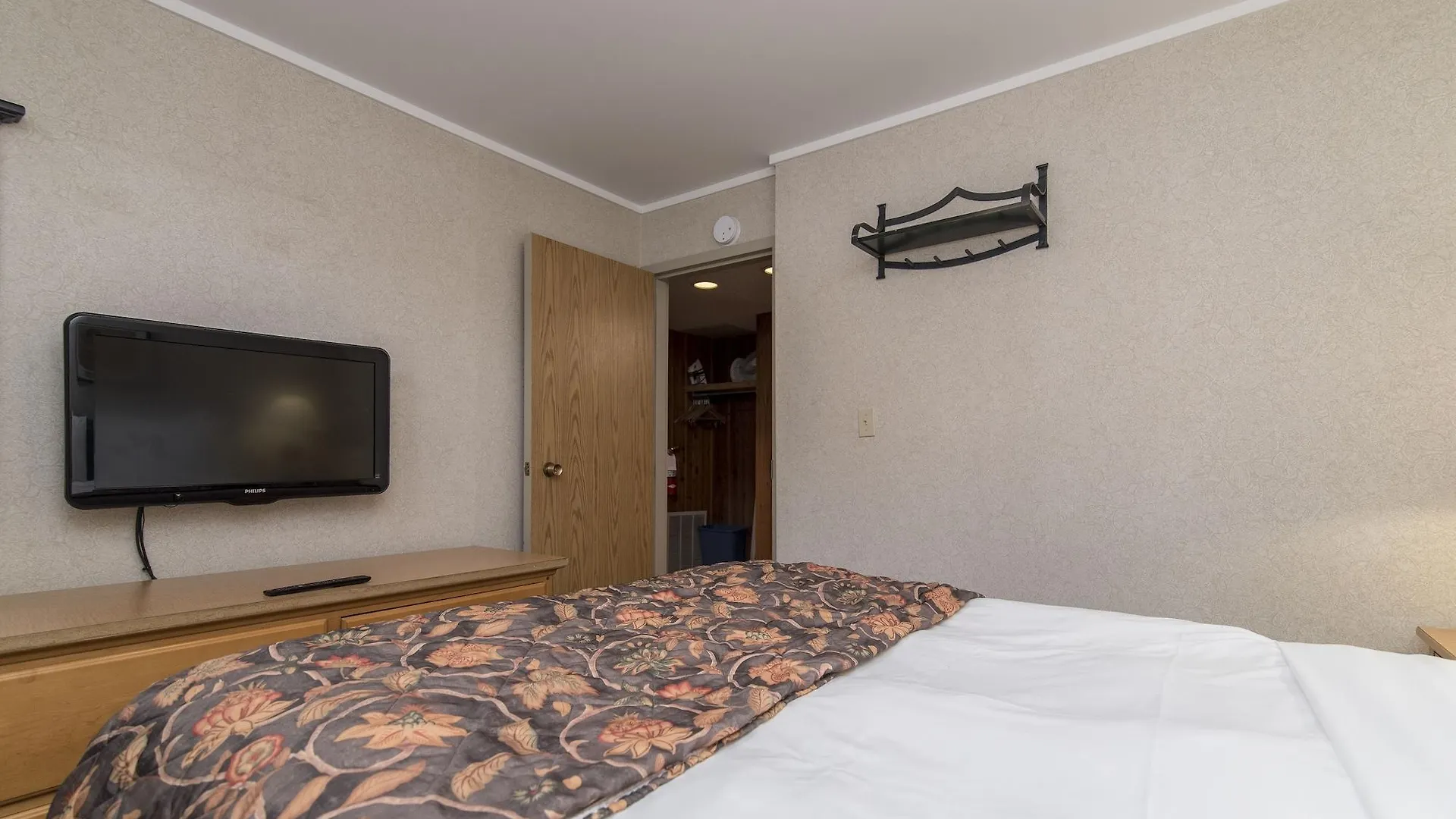 Douglas Fir Resort & Chalets Banff 3*,  Kanada