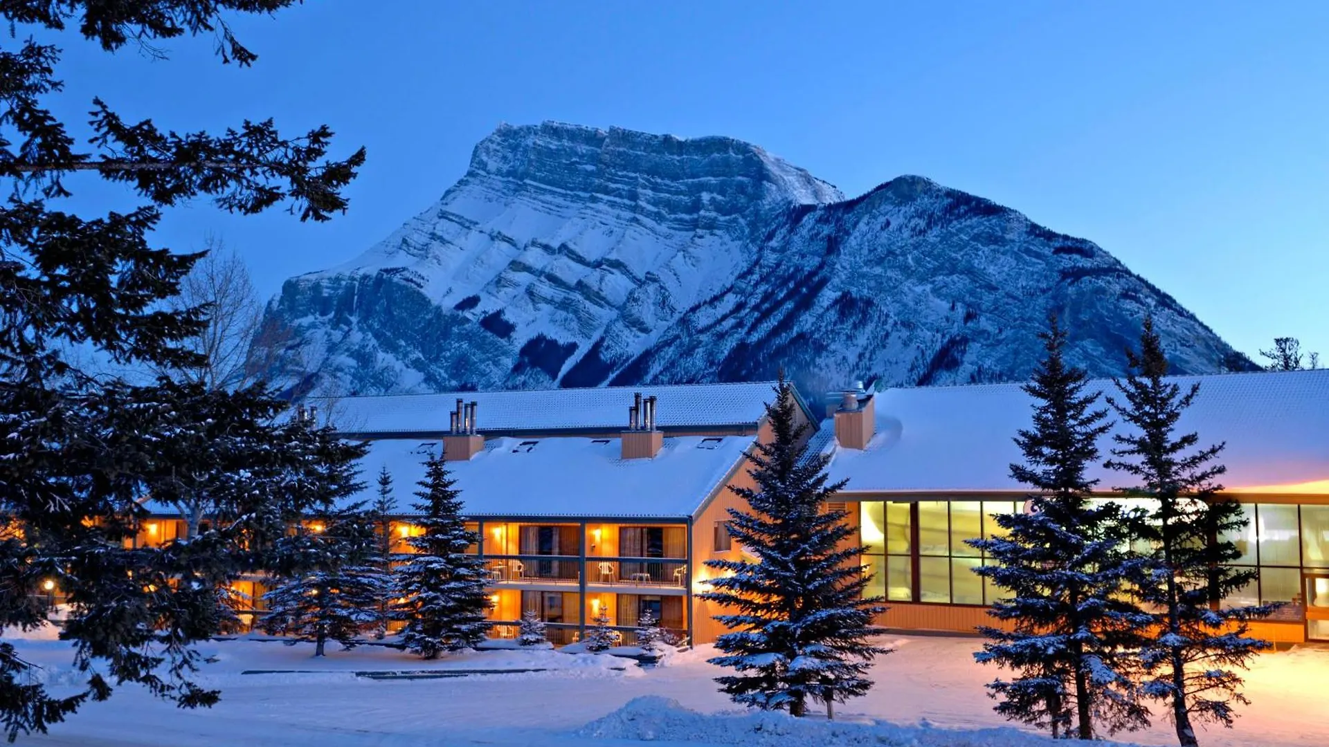 Hotel Douglas Fir Resort & Chalets Banff