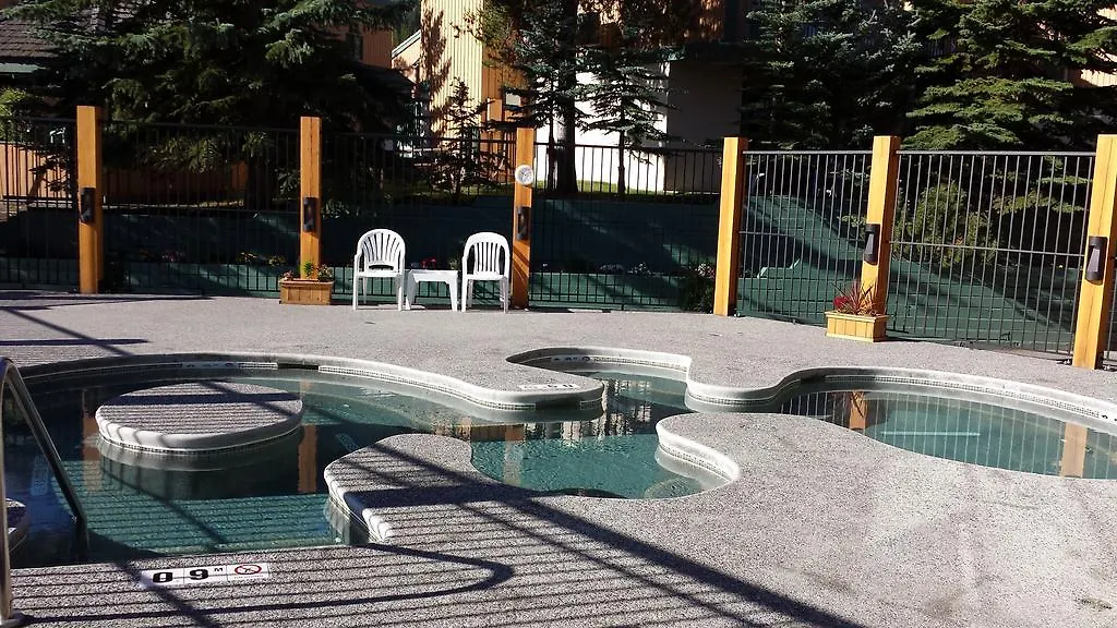 Douglas Fir Resort & Chalets Banff Hotel