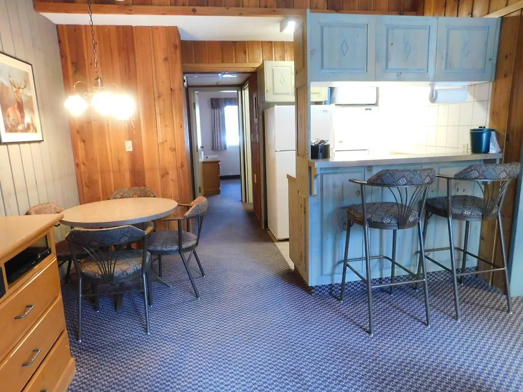 Douglas Fir Resort & Chalets Banff 3*,  Kanada