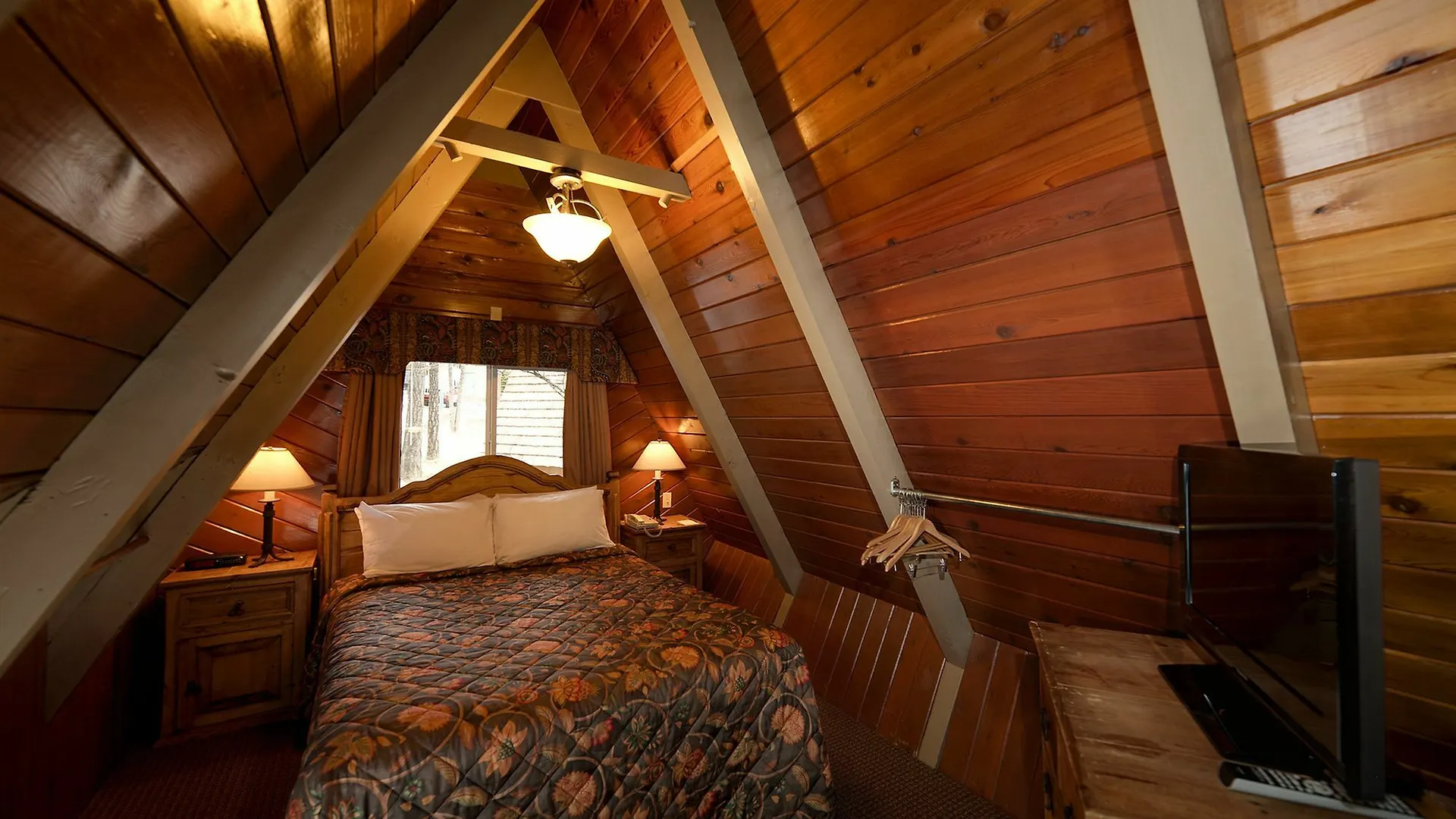 Douglas Fir Resort & Chalets Banff Hotel