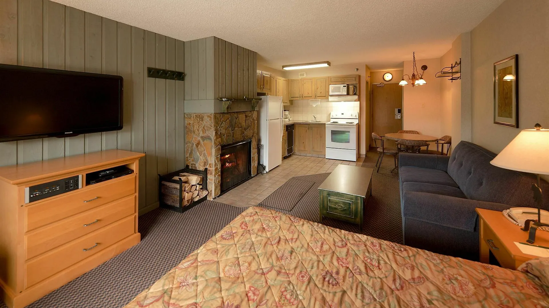 Douglas Fir Resort & Chalets Banff 3*,