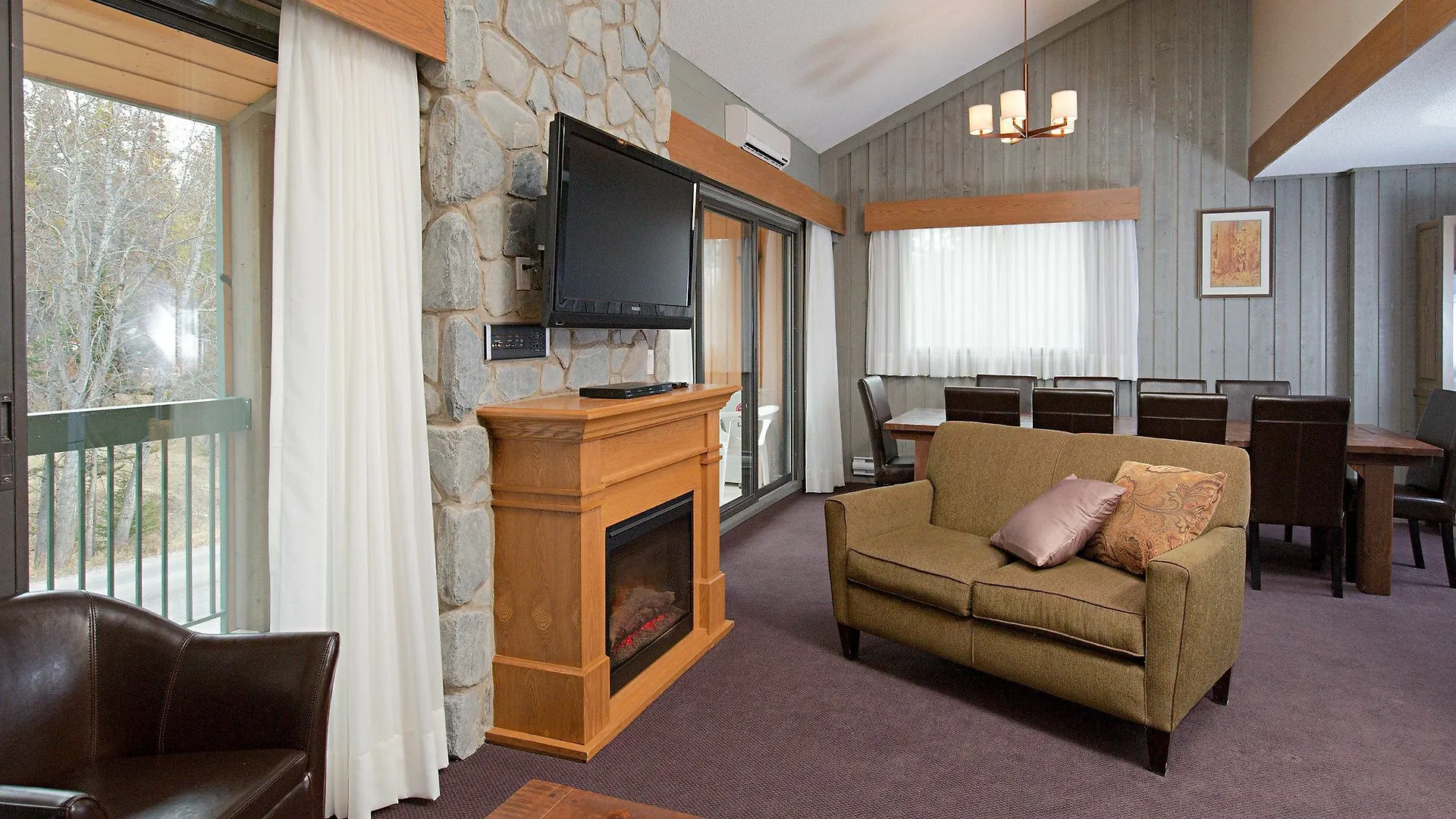 Douglas Fir Resort & Chalets Banff 3*,